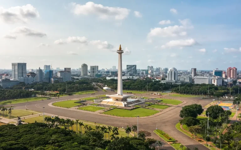 national monument in central jakarta 2025 01 08 22 38 40 utc